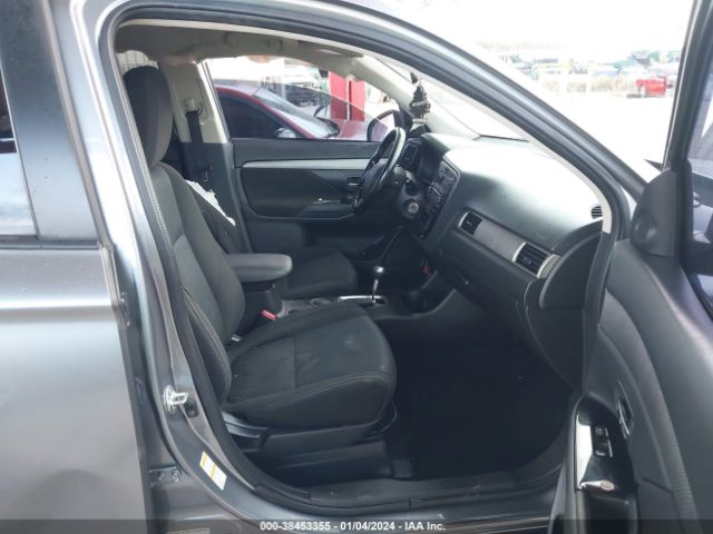 JA4AD2A39GZ049033 Mitsubishi Outlander Es