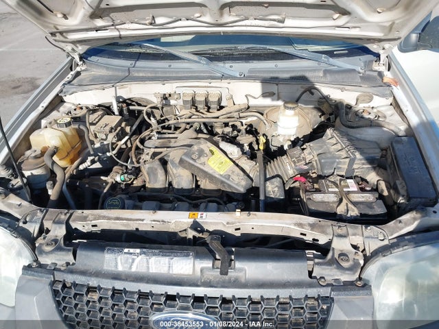 2005 FORD ESCAPE XLT VIN: 1FMYU03175KB94299