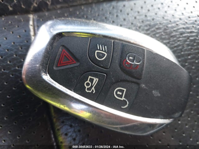 2012 JAGUAR XJ SAJWA2GE0CMV29905 Photo 10