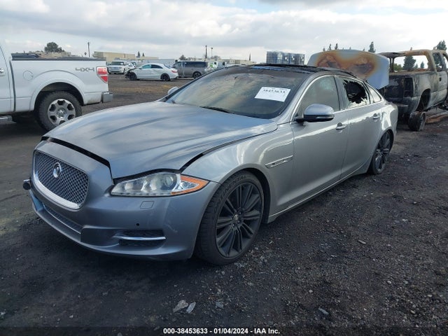 2012 JAGUAR XJ SAJWA2GE0CMV29905 Photo 1