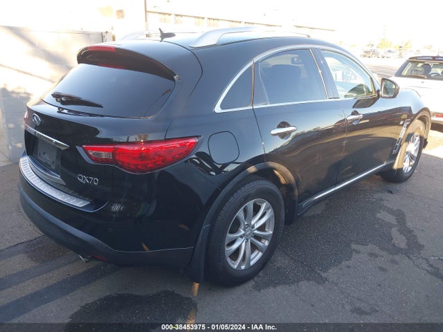 2014 INFINITI QX70 VIN: JN8CS1MU1EM450111