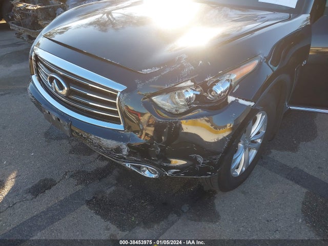 2014 INFINITI QX70 VIN: JN8CS1MU1EM450111