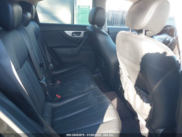 2014 INFINITI QX70 VIN: JN8CS1MU1EM450111