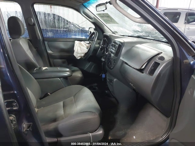 2004 FORD ESCAPE XLS VIN: 1FMYU92144DA04029