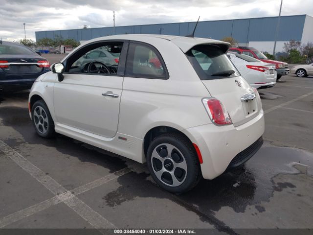 2016 FIAT 500E 3C3CFFGE9GT176854 Photo 2