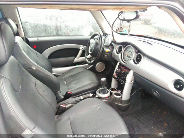 2005 MINI COOPER WMWRC33545TJ71750 Photo 4