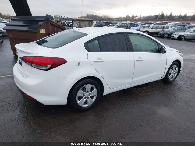 KIA FORTE LX 2017 3KPFL4A79HE116112 Image 4