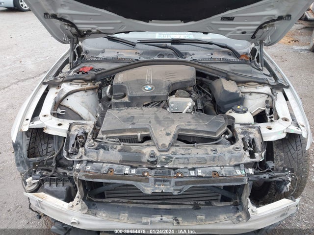 BMW 328i Xdrive 2016 WBA8E3G54GNT77724 Image 10