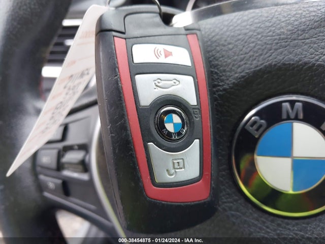 BMW 328i Xdrive 2016 WBA8E3G54GNT77724 Image 11