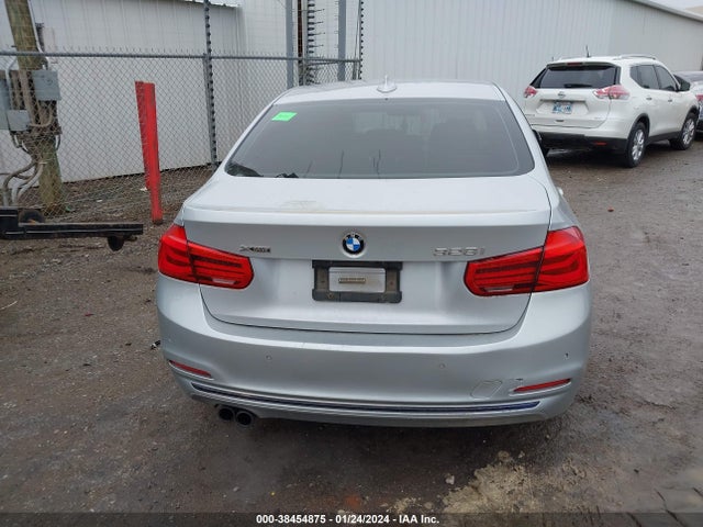BMW 328i Xdrive 2016 WBA8E3G54GNT77724 Image 16