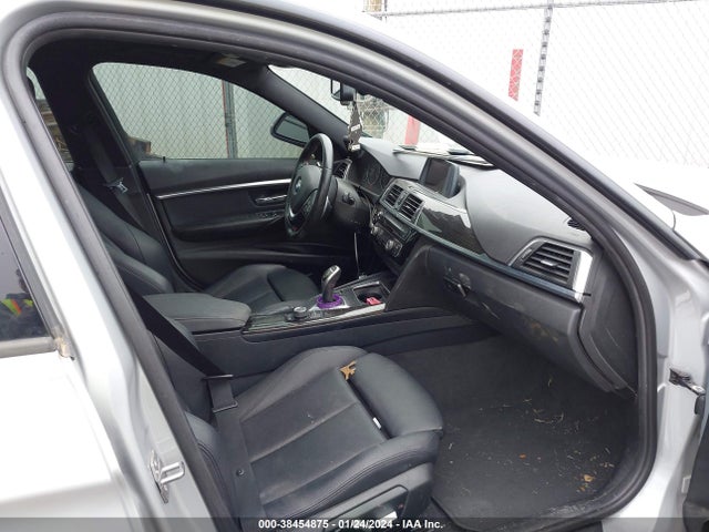 BMW 328i Xdrive 2016 WBA8E3G54GNT77724 Image 5