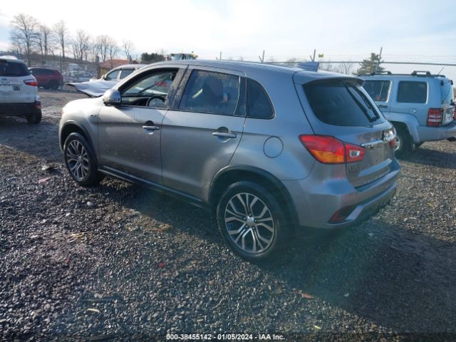 JA4AP3AUXJZ007015 Mitsubishi Outlander Sport 2.0 Es