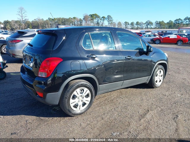 Chevrolet TRAX LS 2018 3GNCJKSB4JL200833 Image 4