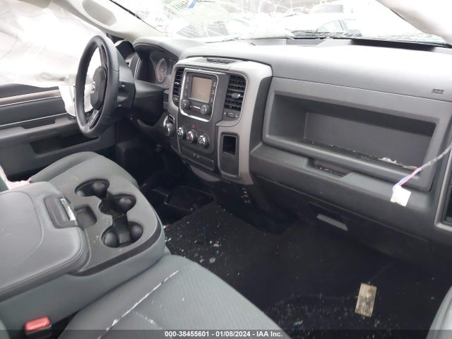 2016 RAM 1500 EXPRESS VIN: 3C6JR6AT2GG326191