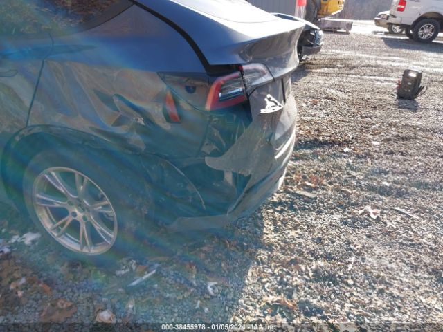 2023 TESLA MODEL Y 7SAYGDEE9PF715562 Photo 5