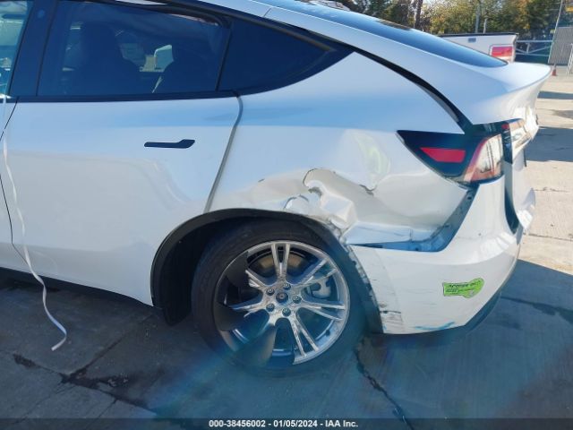 2023 TESLA MODEL Y 7SAYGAEE0PF781397 Photo 5