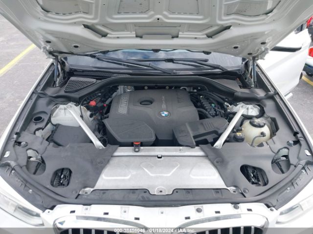 2018 BMW X3 5UXTR9C53JLC69464 Photo 9