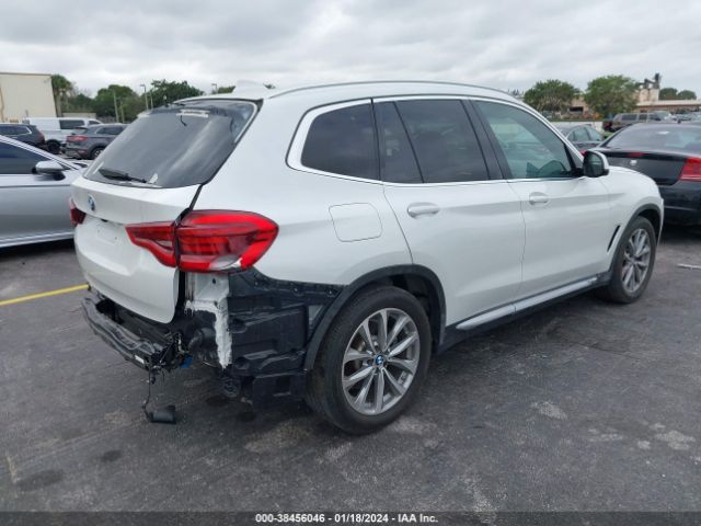 2018 BMW X3 5UXTR9C53JLC69464 Photo 3