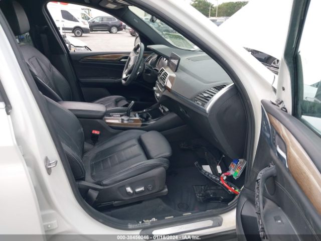 2018 BMW X3 5UXTR9C53JLC69464 Photo 4