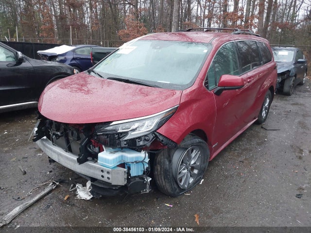 Toyota SIENNA LE 2021 5TDKRKEC3MS073881 Image 2