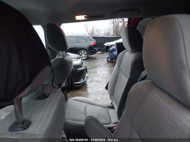 Toyota SIENNA LE 2021 5TDKRKEC3MS073881 Image 8