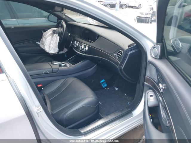 WDDUG8FBXHA318031 Mercedes-Benz S 550 4matic