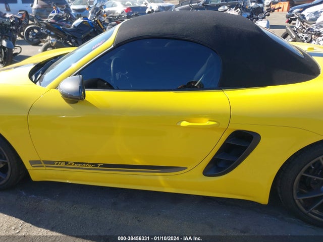 Porsche 718 Boxster T 2023 WP0CA2A8XPS205110 Image 14