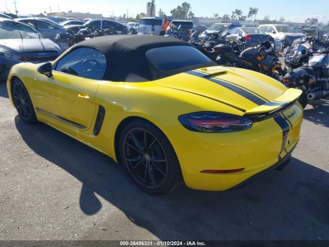 2023 PORSCHE 718 BOXSTER WP0CA2A8XPS205110 Photo 2
