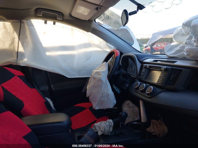 Toyota RAV4 LE 2016 2T3BFREV2GW489751 Image 5