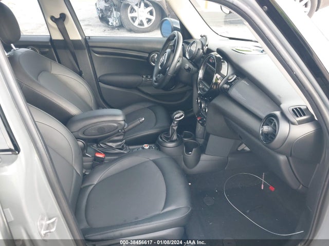 2018 MINI HARDTOP WMWXU1C58J2F79549 Photo 4