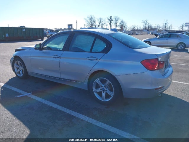 BMW 320i Xdrive 2015 WBA3C3G51FNT53444 Image 3
