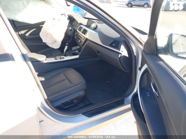 BMW 320i Xdrive 2015 WBA3C3G51FNT53444 Image 5