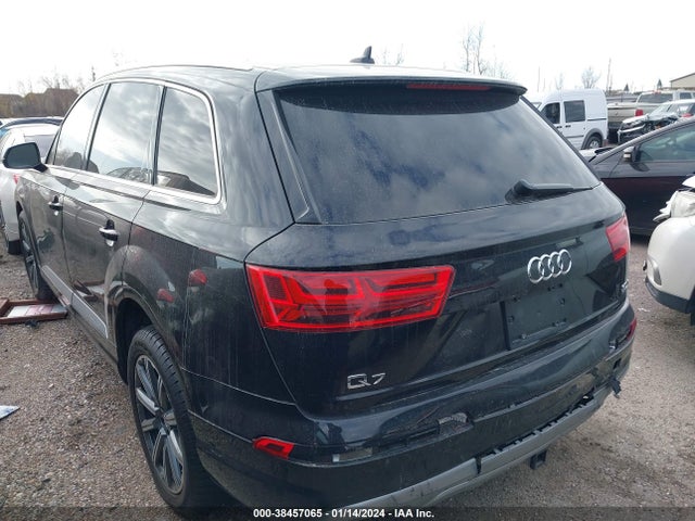 Audi Q7 3.0t Premium 2018 WA1VAAF76JD043937 Image 3