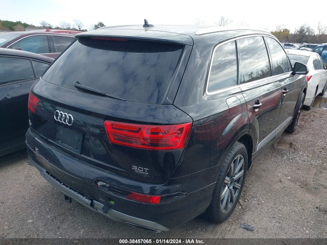 Audi Q7 3.0t Premium 2018 WA1VAAF76JD043937 Image 4
