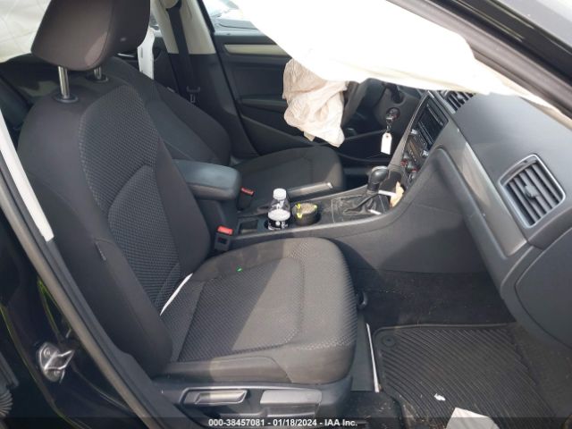 1VWAT7A39EC095156 Volkswagen Passat 1.8t S