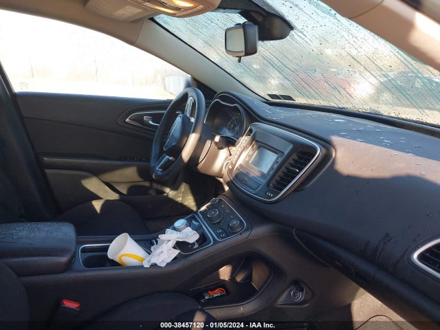 Chrysler 200 Limited 2015 1C3CCCAB4FN652707 Image 5