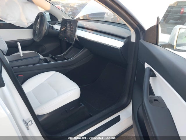 2020 TESLA MODEL Y 5YJYGDEE1LF031175 Photo 4