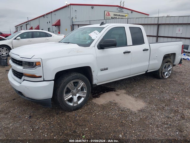 Chevrolet Silverado 1500 Custom 2018 1GCRCPEC4JZ257489 Image 2