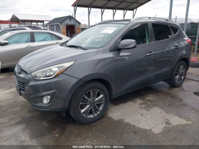 KM8JUCAG0FU996001 Hyundai TUCSON SE