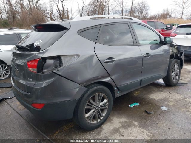 KM8JUCAG0FU996001 Hyundai TUCSON SE