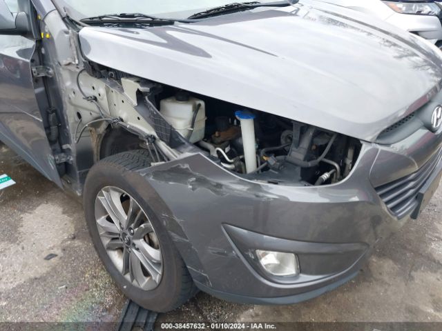 KM8JUCAG0FU996001 Hyundai TUCSON SE
