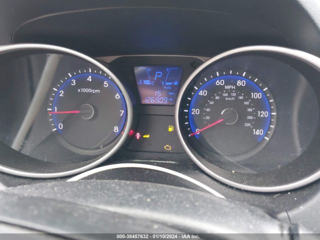 KM8JUCAG0FU996001 Hyundai TUCSON SE
