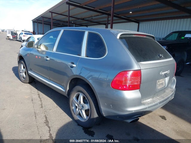 2005 PORSCHE CAYENNE WP1AB29P35LA62412 Photo 2