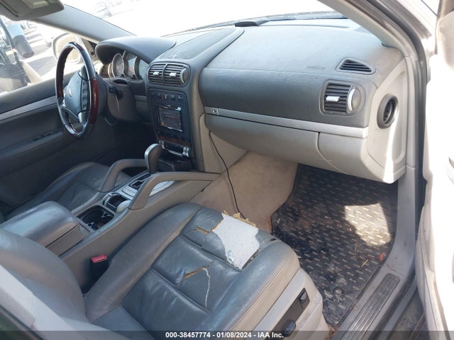 2005 PORSCHE CAYENNE WP1AB29P35LA62412 Photo 4