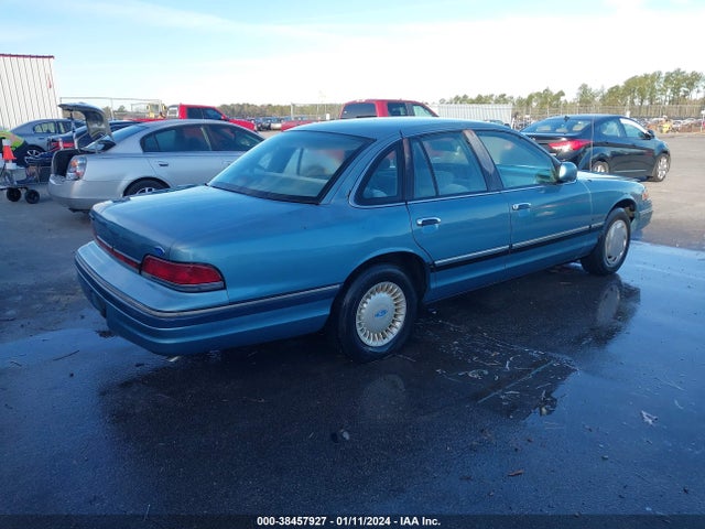 1993 FORD CROWN VICTORIA VIN: 2FACP73W8PX124164