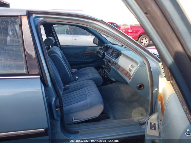 1993 FORD CROWN VICTORIA VIN: 2FACP73W8PX124164