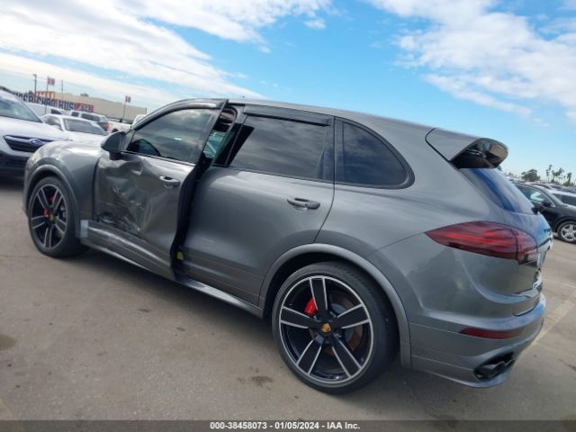 2016 PORSCHE CAYENNE WP1AD2A26GLA71568 Photo 2