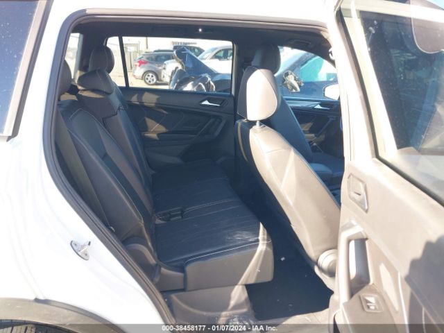 3VVCB7AX6NM153838 Volkswagen Tiguan 2.0t Se R-line Black