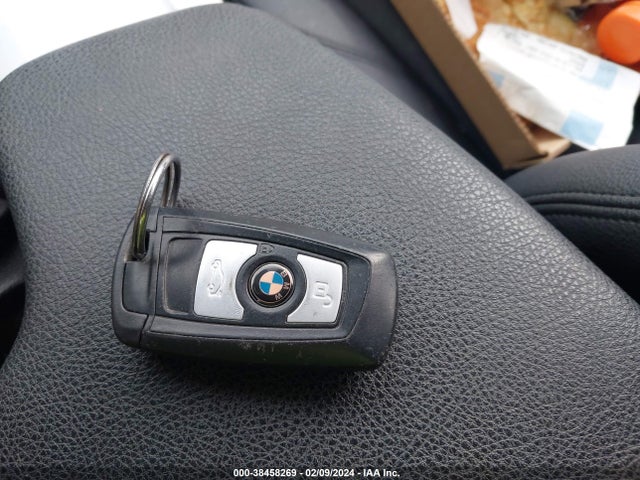 BMW 320i Xdrive 2014 WBA3C3C54EPV90129 Image 11