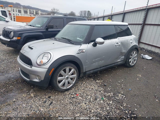 2008 MINI COOPER S WMWMF73568TT87046 Photo 1